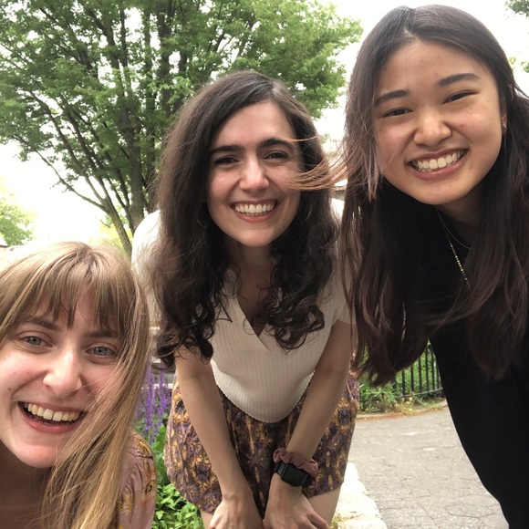 Meet your Posher, Nicole - Picture 1 of 1